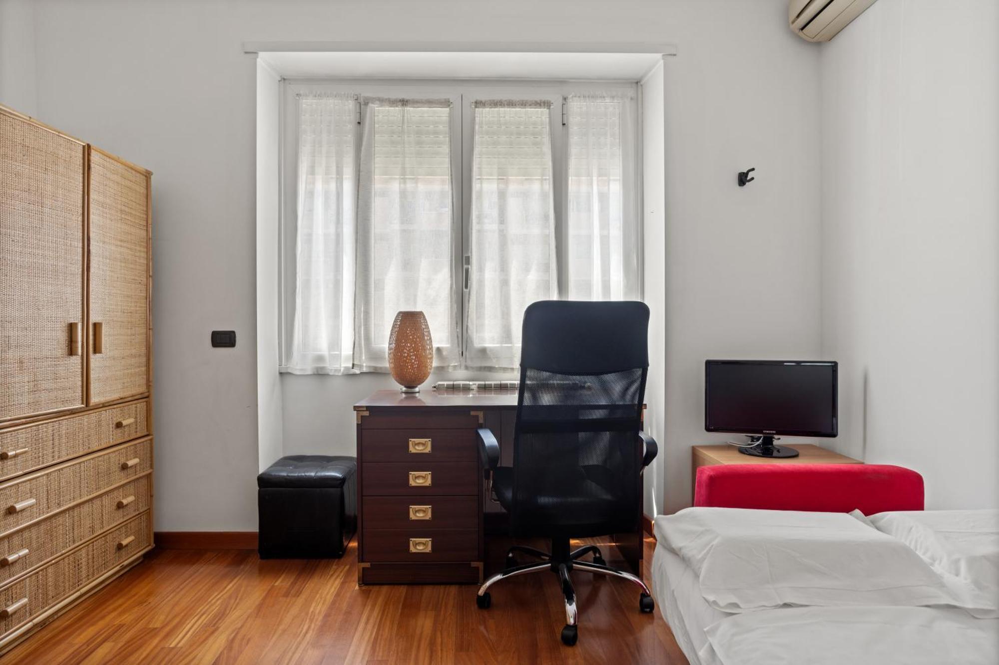 543 Appia Avenue - Metro A Rom