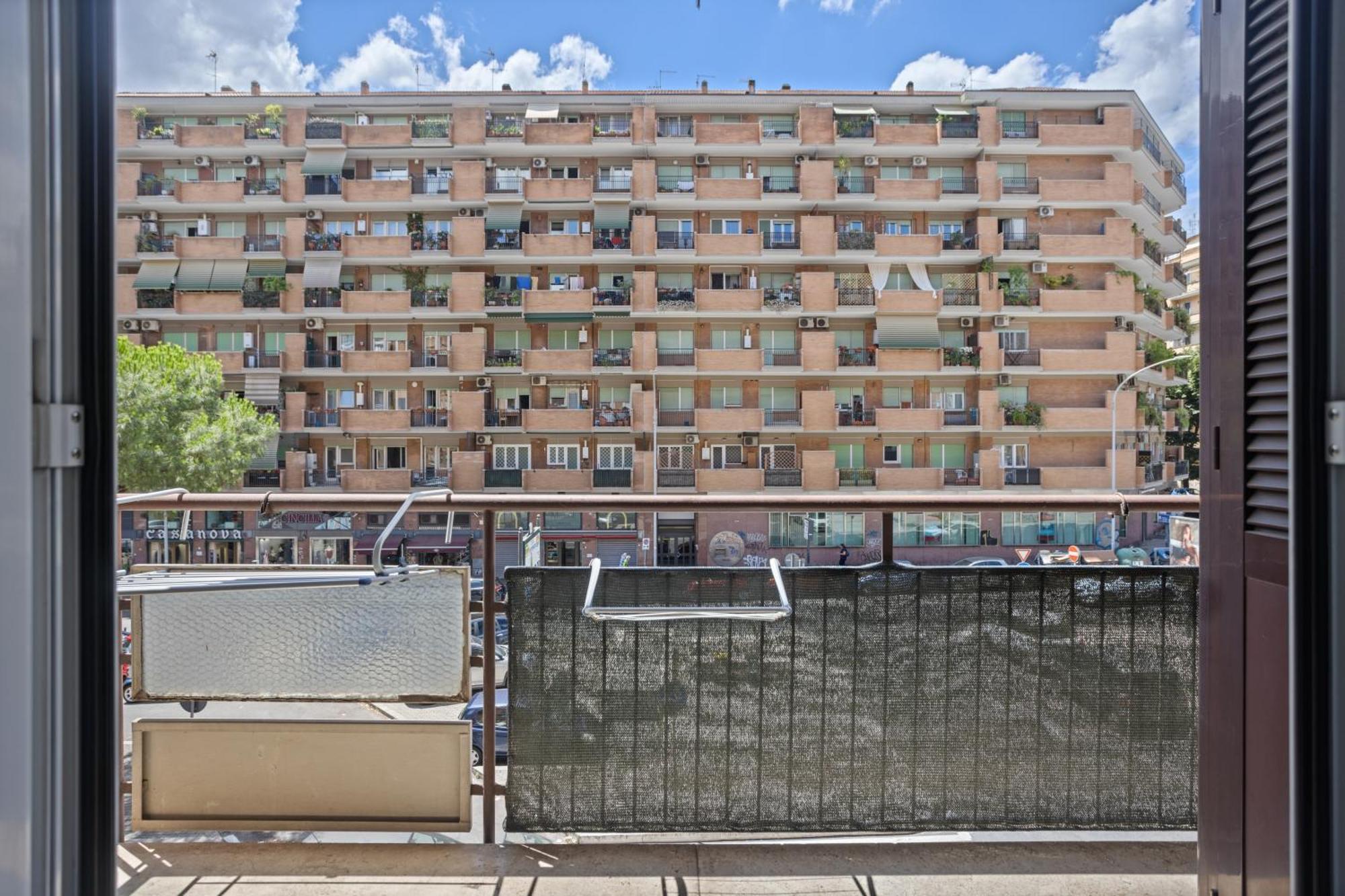 543 Appia Avenue - Metro A Apartment Rom